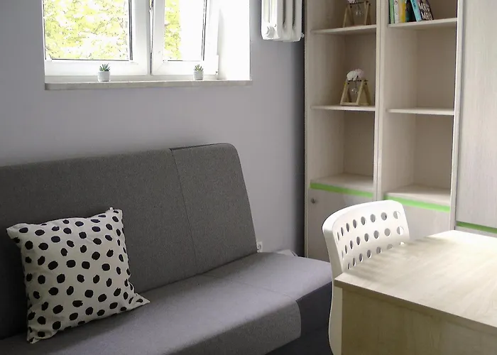Room, Batorego 29
