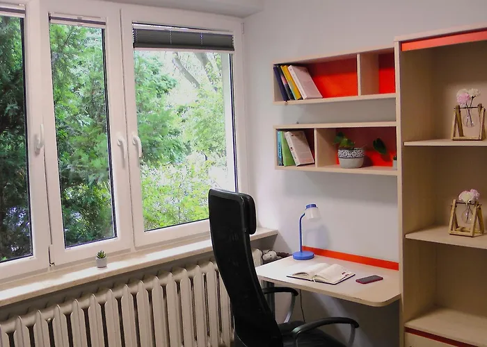 Room, Batorego 29