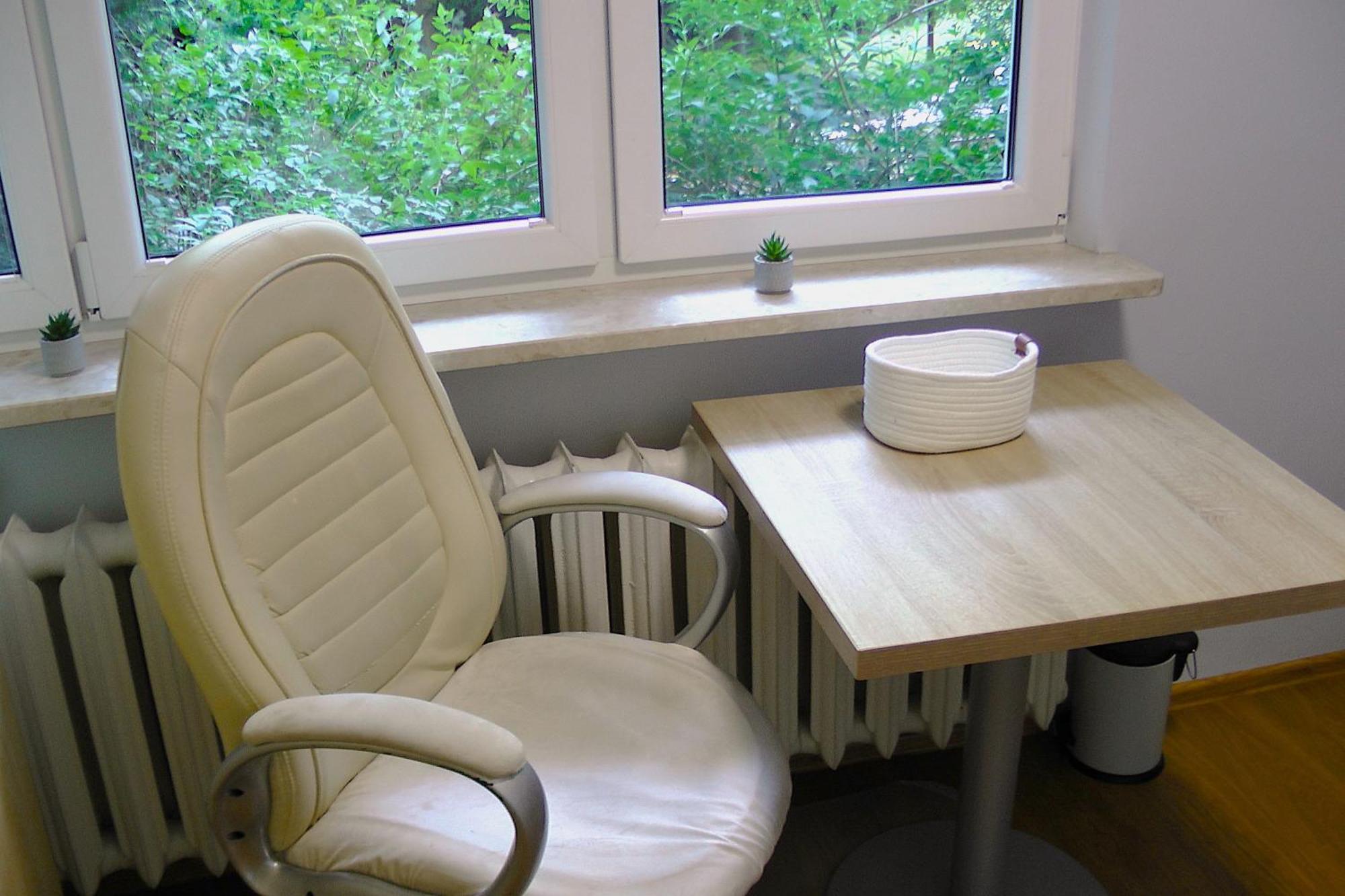 Room, Batorego 29